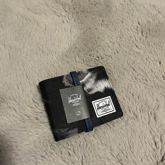 (SOLD) HERSCHEL Roy Wallet Smokey Details - Picture 3 of 4